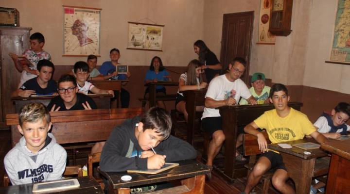 Visita del Campamento de verano del ayuntamiento de Toques