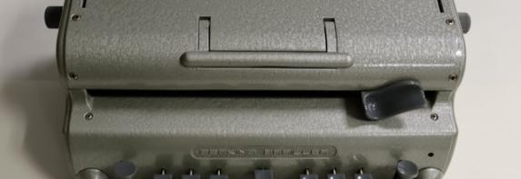 A máquina Perkins de escritura en Braille.